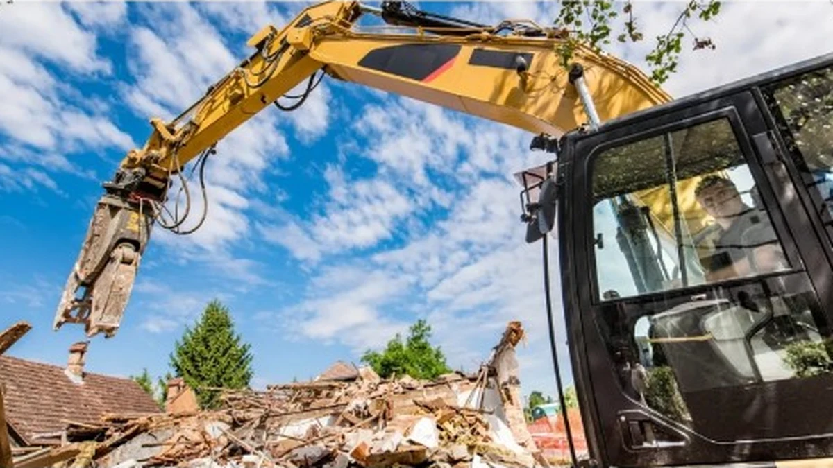 Junk Removal & Cleanouts - Meticulous Movers